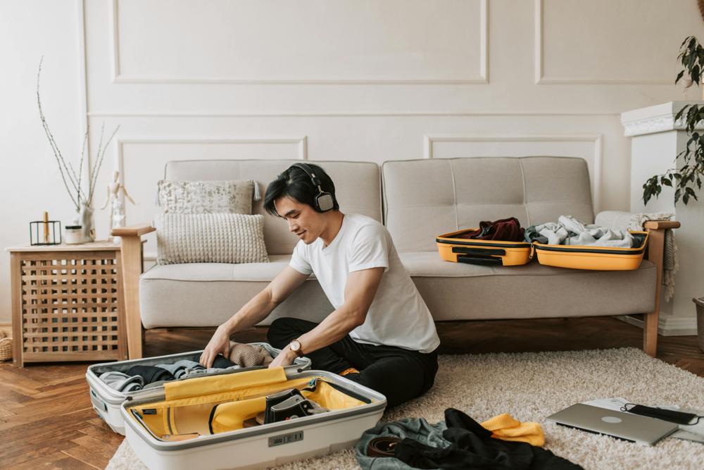 Packed suitcase-34ee0c1c4eaa46dca7e6a76c97e04c37.jpg Packed suitcase